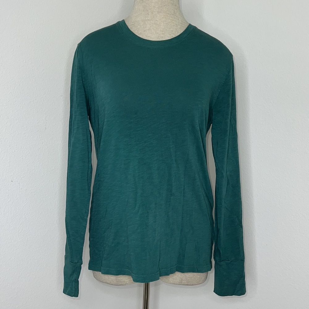 🔹 American Giant Long Sleeve Tee